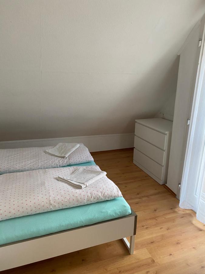 Pesti Apartmanhaz Бік Екстер'єр фото