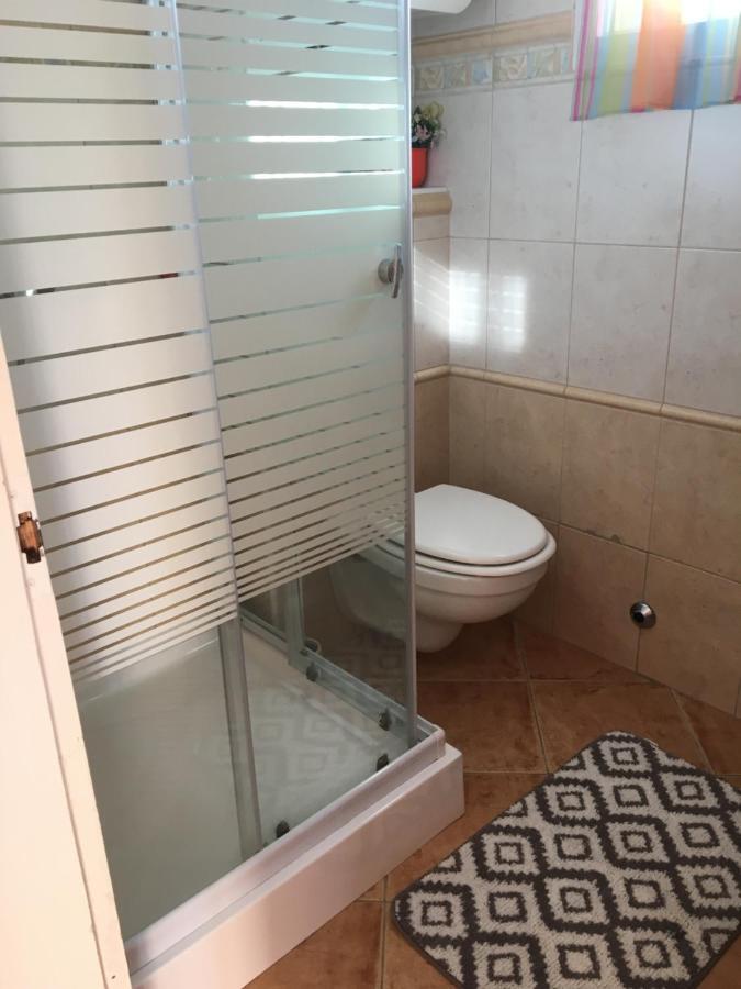 Pesti Apartmanhaz Бік Екстер'єр фото
